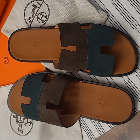 Hermès Izmir Sandal - Picture 2 of 16